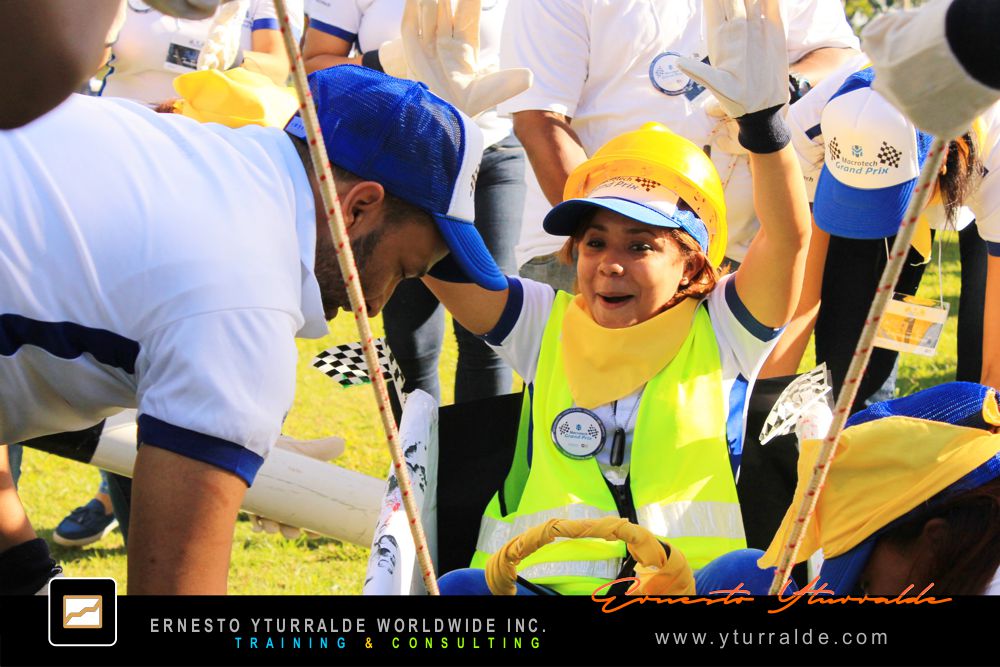 Team Building República Dominicana | Dinámicas de Cuerdas Bajas para fomentar comunicación efectiva